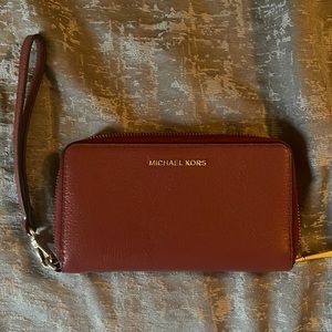 Michael Kors tech wallet